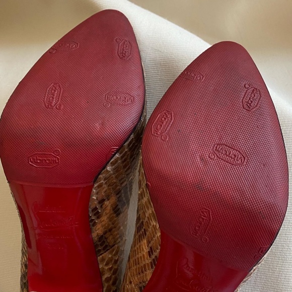 Christian Louboutin "Rolando" Snakeskin Pumps, size 38.5 (fits a 7.5/8) - Picture 5 of 10